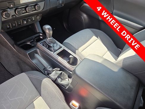 Used 2023 Toyota Tacoma TRD Sport w/ Technology Package AWD/4WD image 25