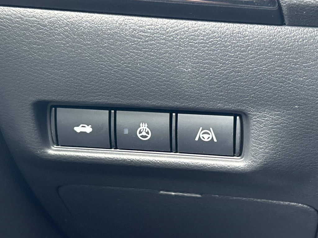 New 2026 Nissan Sentra SR w/ SR Premium Package FWD image 27