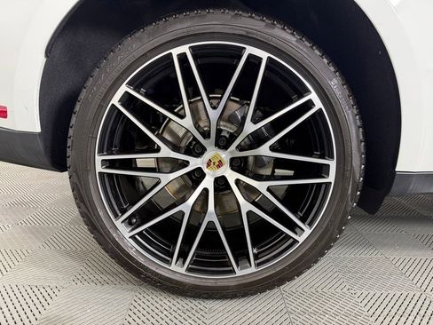 Certified 2026 Porsche Macan Turbo AWD/4WD image 13