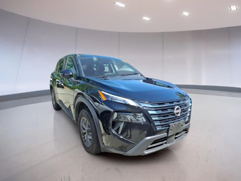 Used 2026 Nissan Rogue SV AWD/4WD image 1