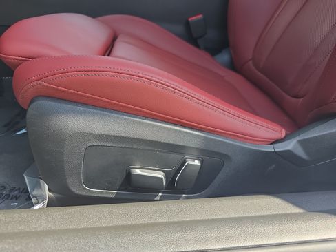 Used 2025 BMW M240i Coupe RWD image 25