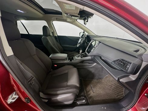 Used 2025 Subaru Outback Premium AWD/4WD image 32