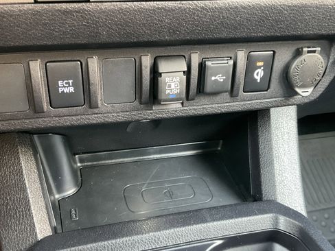 Used 2023 Toyota Tacoma TRD Off-Road image 18