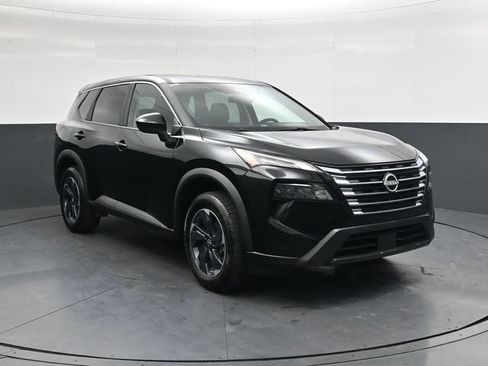 Used 2025 Nissan Rogue SV FWD image 2