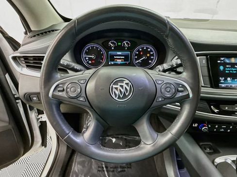 Used 2018 Buick Enclave Essence FWD image 11