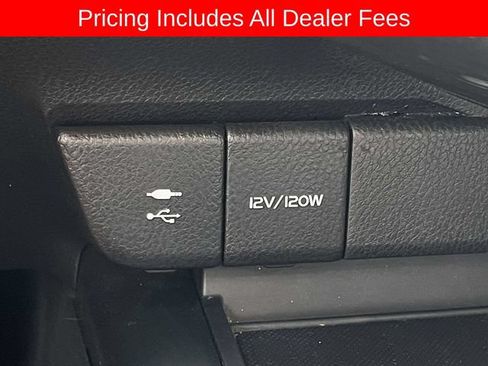 Used 2018 Toyota Camry LE FWD image 31