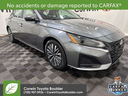 Used 2024 Nissan Altima 2.5 SV image 1