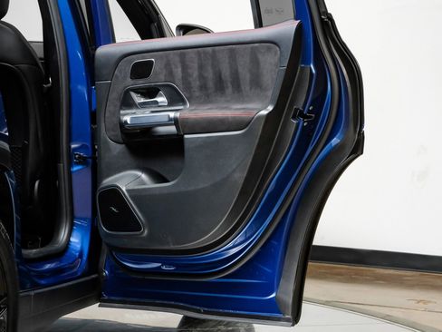 Used 2024 Mercedes-Benz GLB 250 image 43