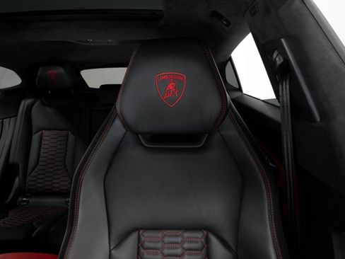 Used 2022 Lamborghini Urus image 21