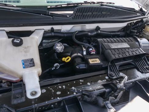 Used 2014 Chevrolet Express 2500 RWD image 22