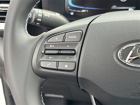 New 2025 Hyundai Venue Limited image 17
