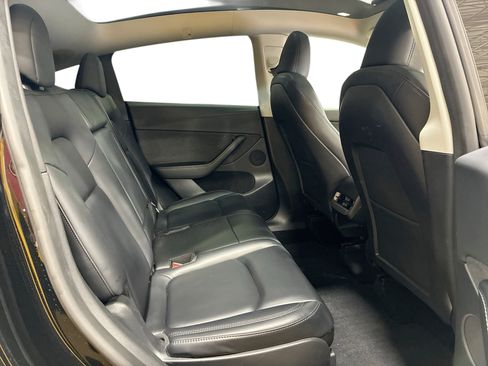 Certified 2023 Tesla Model Y Long Range AWD/4WD image 11