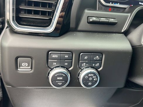 Used 2024 GMC Sierra 1500 Denali AWD/4WD image 13