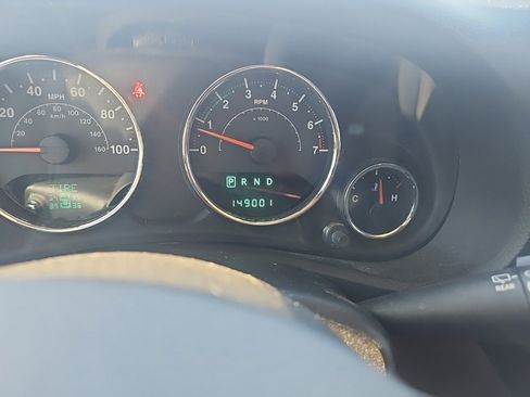 Used 2013 Jeep Wrangler Unlimited Sahara w/ Connectivity Group image 10