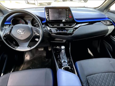 Used 2022 Toyota C-HR XLE image 15