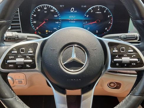 Used 2021 Mercedes-Benz GLE 350 4MATIC image 11