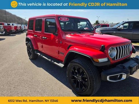 Used 2025 Jeep Wrangler Unlimited Sahara AWD/4WD image 3