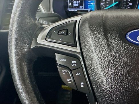 Used 2022 Ford Edge SEL image 25