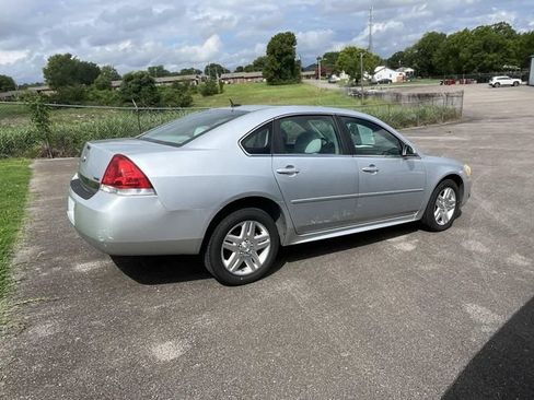 Used 2011 Chevrolet Impala LT FWD image 3