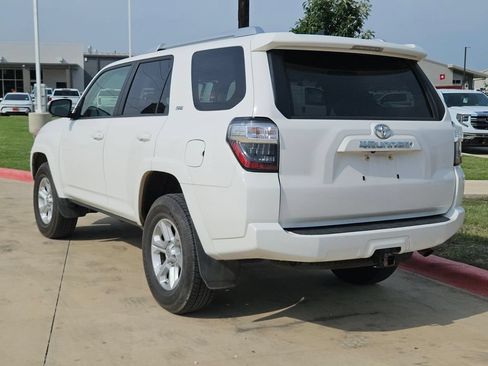 Used 2018 Toyota 4Runner SR5 AWD/4WD image 4