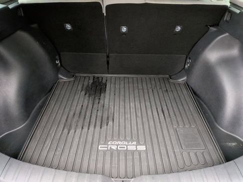 Used 2025 Toyota Corolla Cross L FWD image 33