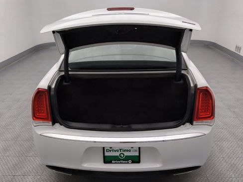 Used 2020 Chrysler 300 Limited RWD image 29