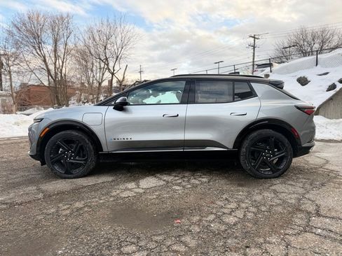 New 2026 Chevrolet Equinox EV RS image 3