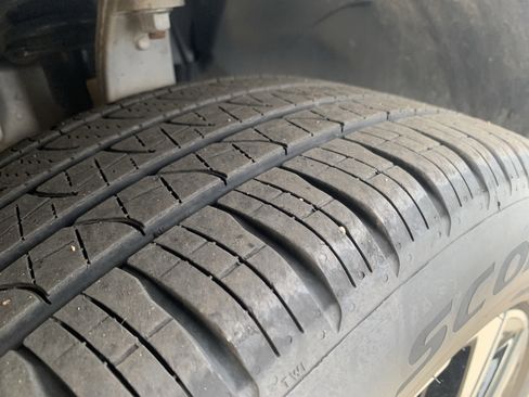 Used 2025 Volvo XC60 B5 Plus image 12