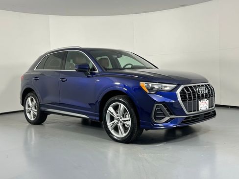 Used 2022 Audi Q3 2.0T Premium w/ Convenience Package image 1