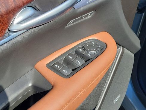 Used 2025 Cadillac XT5 Sportv image 23