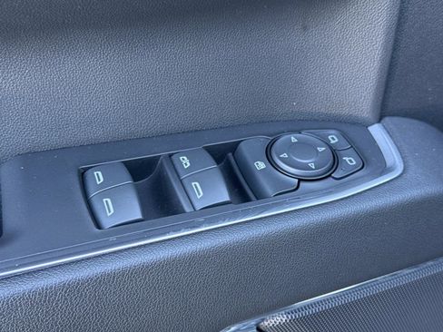 Used 2023 Chevrolet Silverado 1500 LT image 15