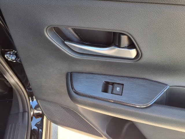 Certified 2025 Nissan Kicks SV AWD/4WD image 25