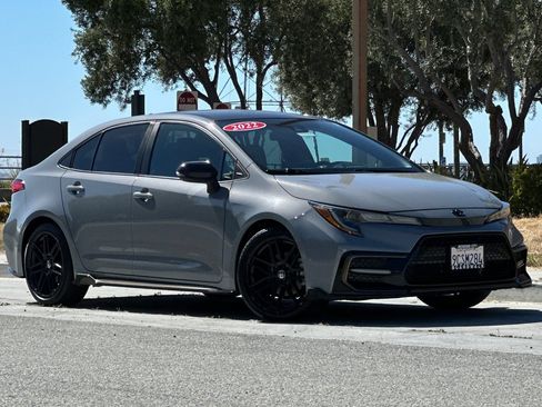 Used 2022 Toyota Corolla SE w/ Carpet Mat Package (TMS) FWD image 2