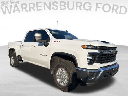 Used 2024 Chevrolet Silverado 2500 LT image 1