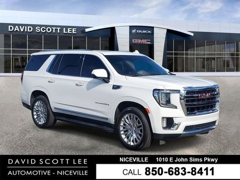 Used 2022 GMC Yukon SLT w/ SLT Premium Package image 1