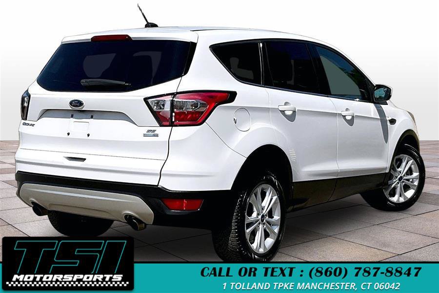 Used 2017 Ford Escape SE AWD/4WD image 2