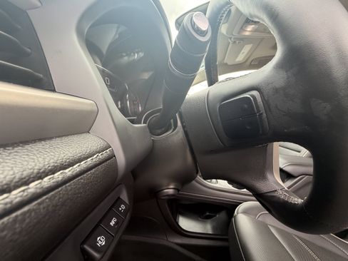 Used 2023 GMC Acadia Denali w/ Denali Ultimate Package AWD/4WD image 32