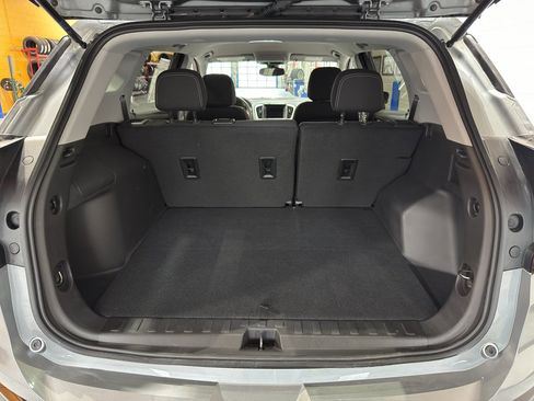 Used 2024 GMC Terrain SLE w/ Driver Convenience Package image 20