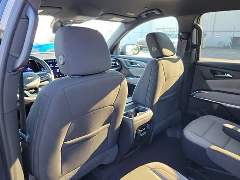 Certified 2025 Chevrolet Traverse LT FWD image 15