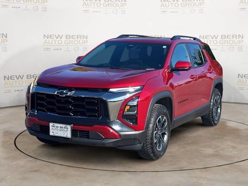 Used 2025 Chevrolet Equinox ACTIV w/ Safety and Technology Package FWD image 1