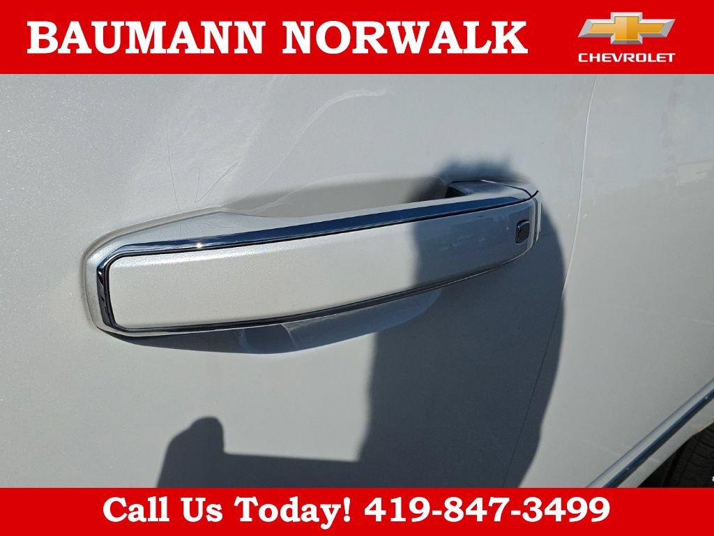 Used 2017 GMC Yukon XL Denali w/ Open Road Package AWD/4WD image 16