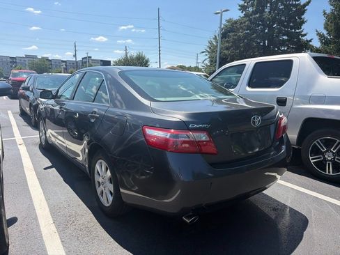 Used 2007 Toyota Camry XLE FWD image 2