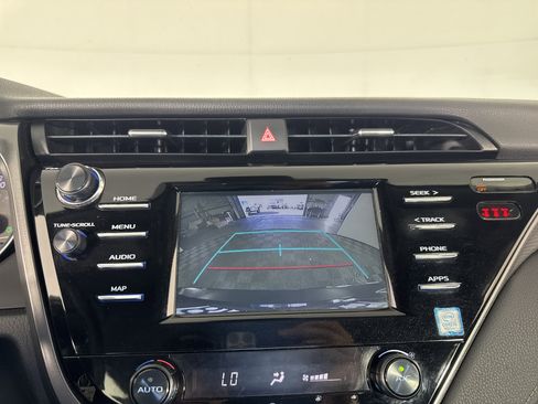 Used 2019 Toyota Camry SE image 29