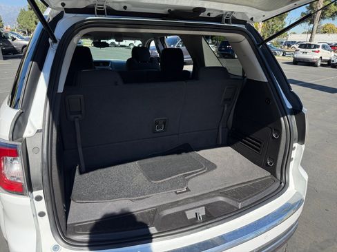 Used 2016 GMC Acadia SLE image 23