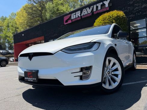 Used 2018 Tesla Model X 100D image 2