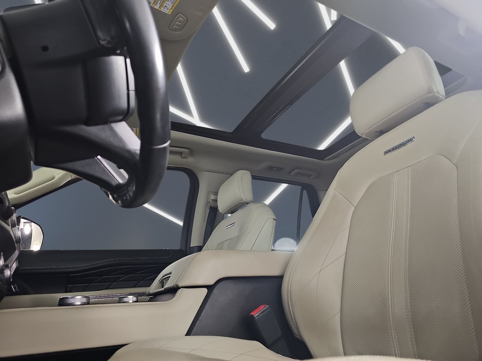 Used 2019 Ford Expedition Platinum AWD/4WD image 25