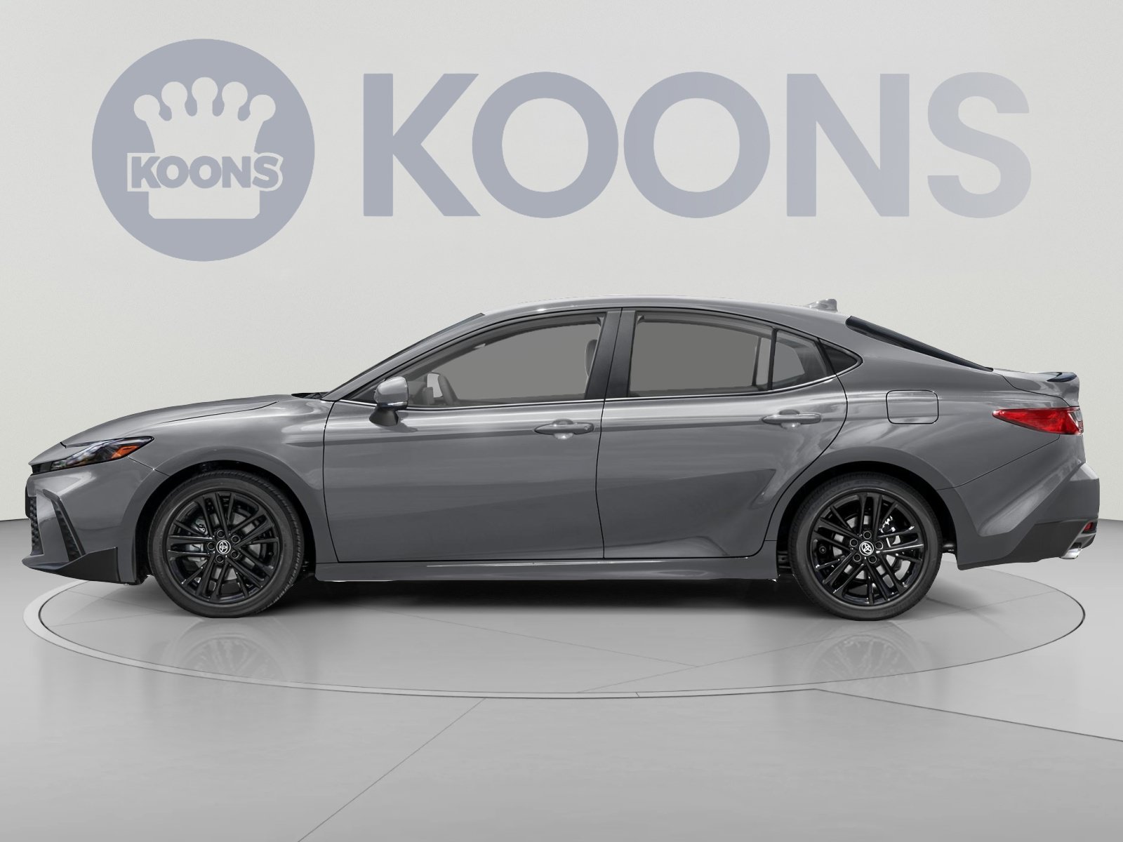 Used 2025 Toyota Camry SE FWD image 4