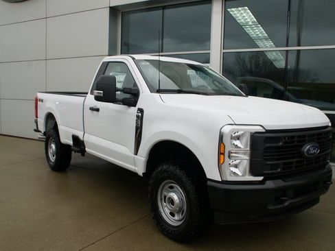 New 2026 Ford F250 XL w/ XL Off-Road Package image 2