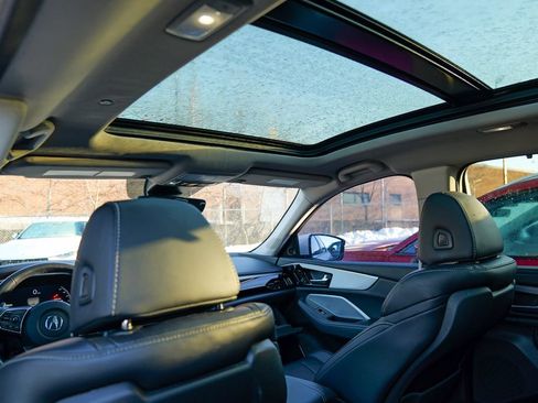 Used 2024 Acura MDX SH-AWD w/ Technology Package image 30