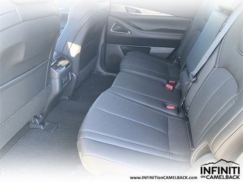 New 2026 INFINITI QX60 Luxe image 17